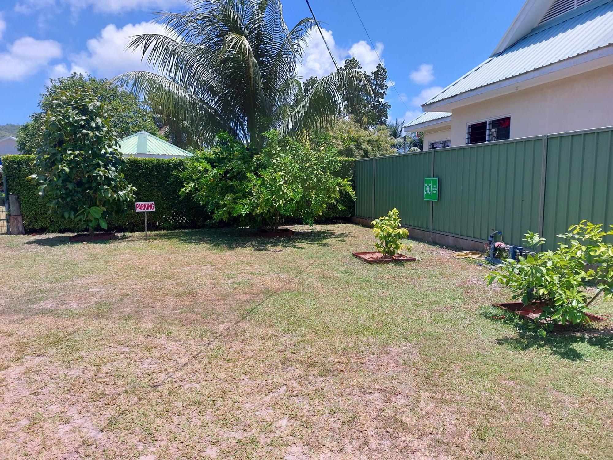 Appartement Blue Sky Self Catering à Grand Anse  Extérieur photo